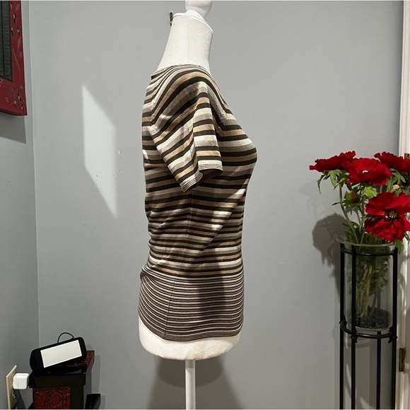 NEW Emanuel Ungaro Silk Striped Neutral Multi Fitted Layering Short Sleeve Top M - Picture 4 of 14